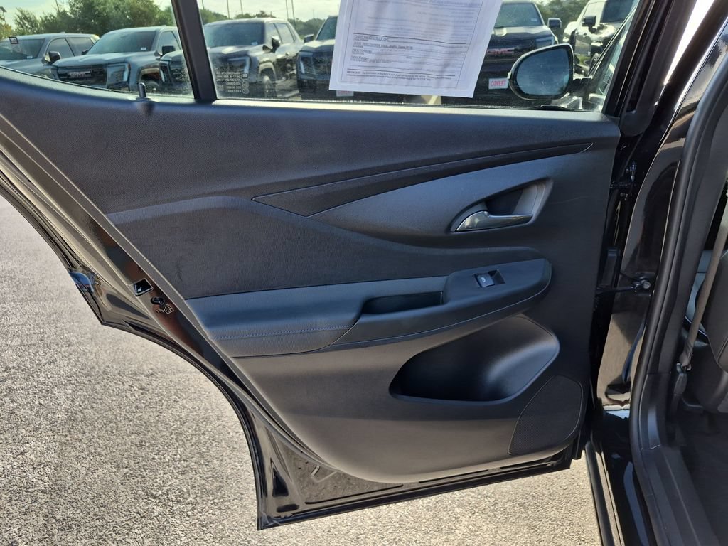 Used 2025 Buick Envista Sport Touring w/ Experience Buick Package FWD image 35
