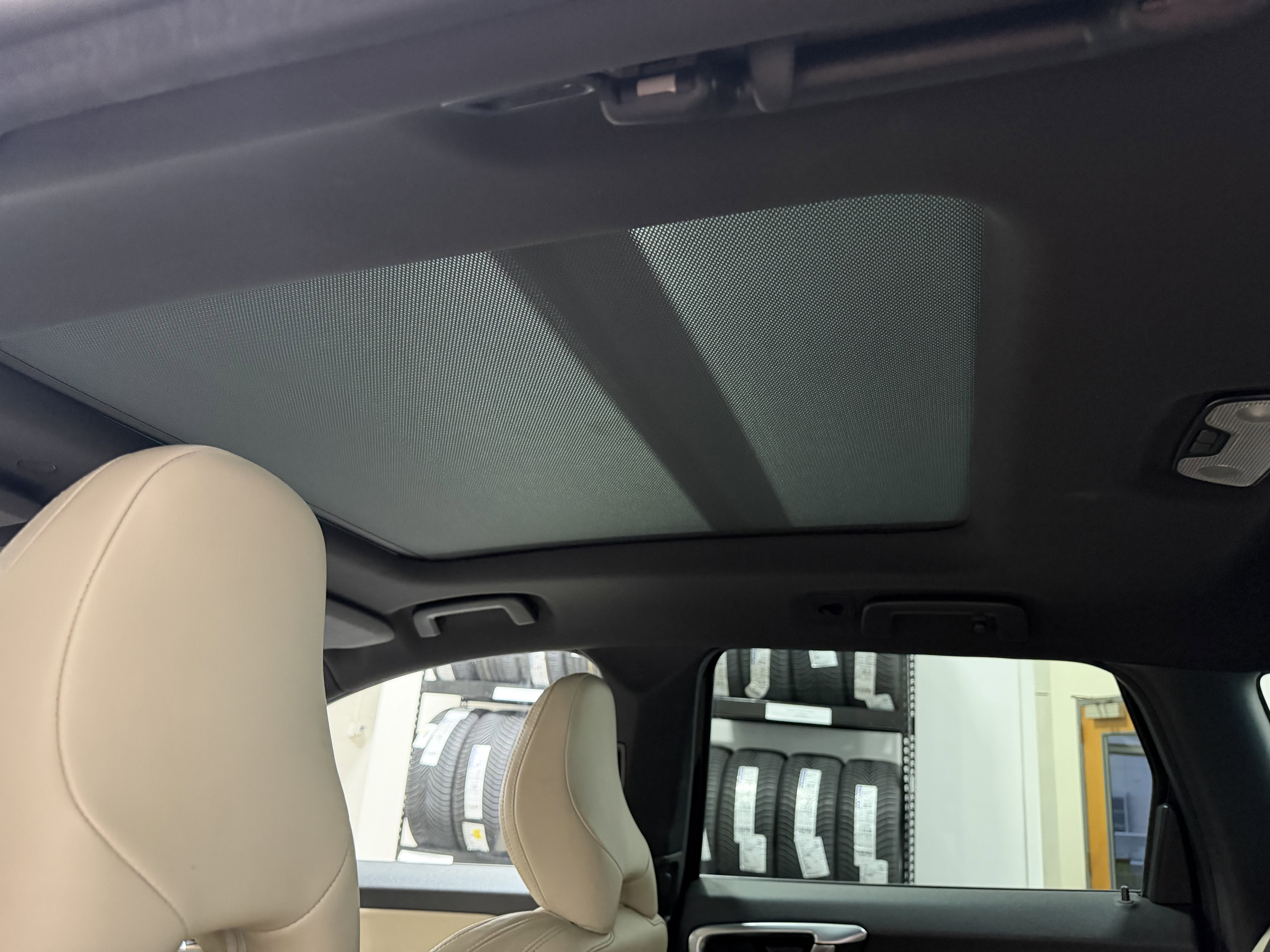 Used 2015 Volvo XC60 T6 Platinum FWD image 24