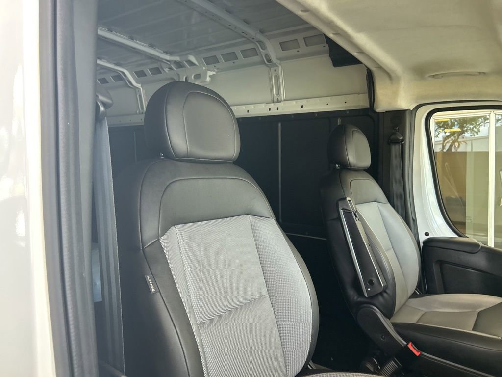 Used 2025 RAM ProMaster 2500 w/ Convenience Group FWD image 18