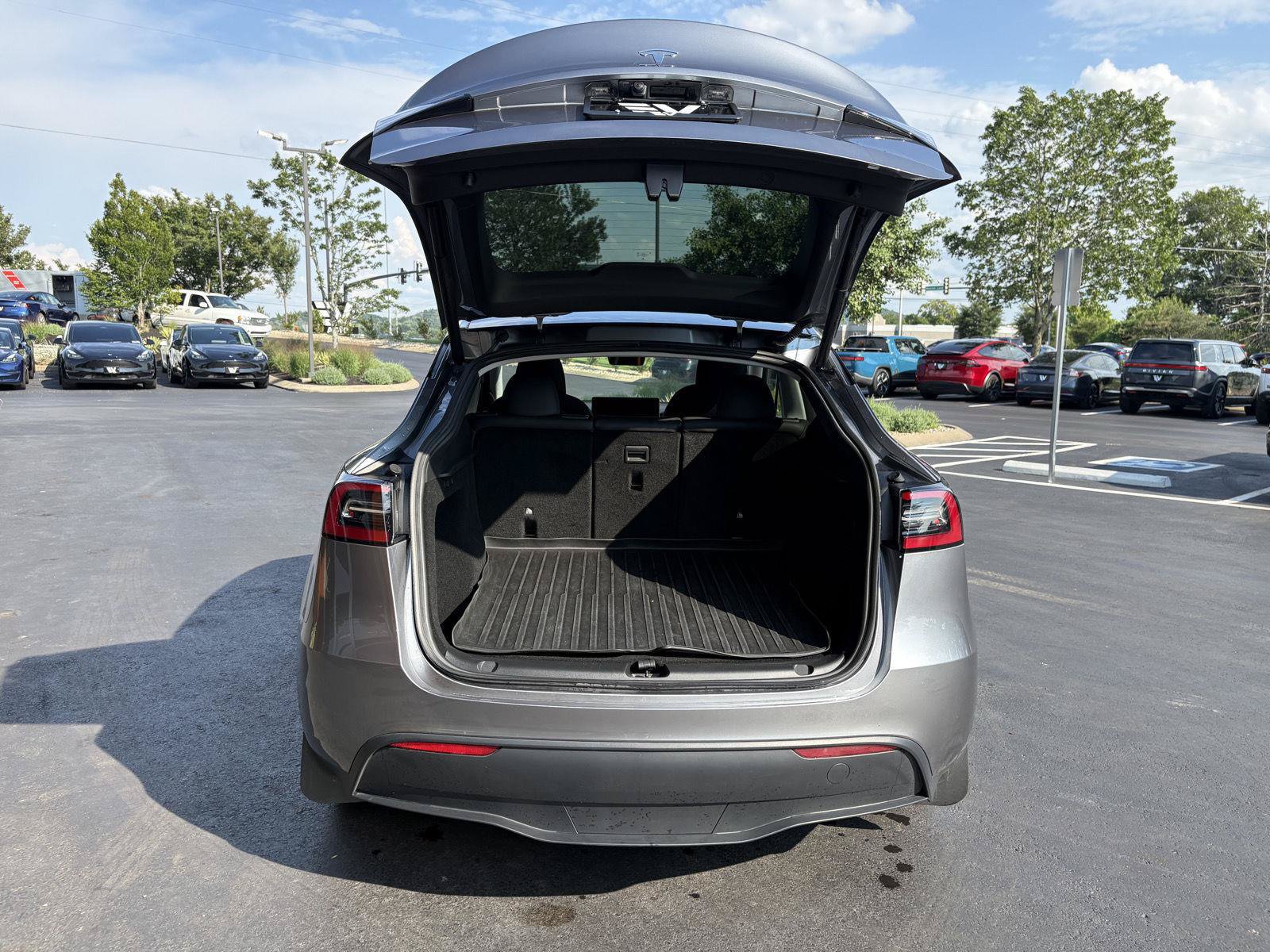 Used 2024 Tesla Model Y Long Range AWD/4WD image 10