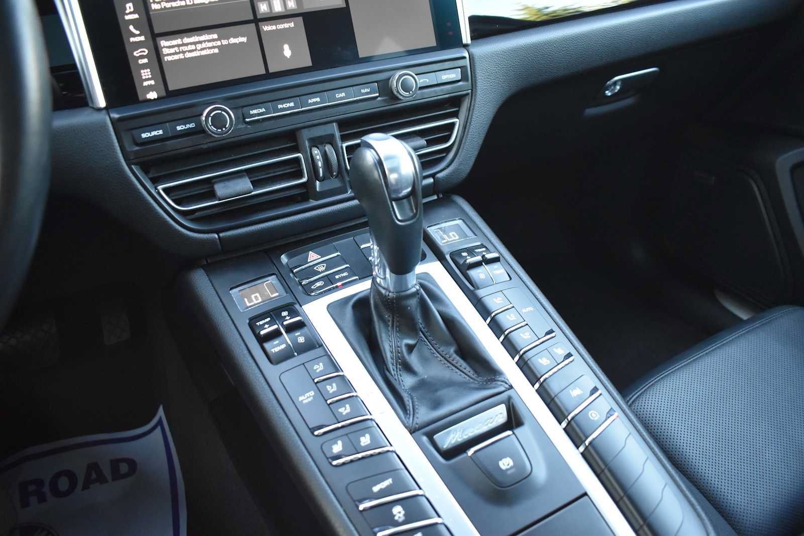 Used 2021 Porsche Macan S AWD/4WD image 29