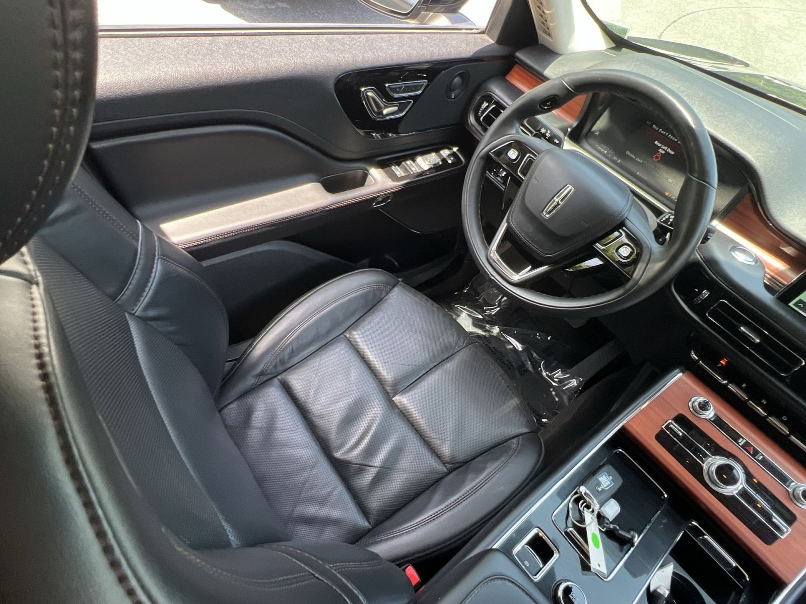 Used 2024 Lincoln Aviator Reserve AWD/4WD image 16