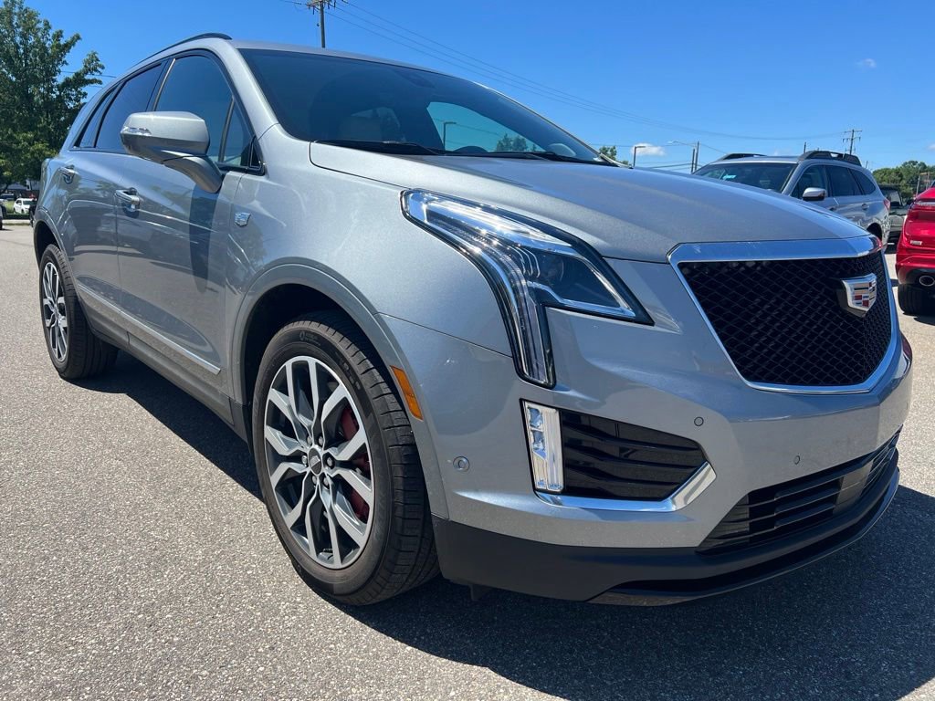 Used 2024 Cadillac XT5 Sportv w/ Technology Package AWD/4WD image 4