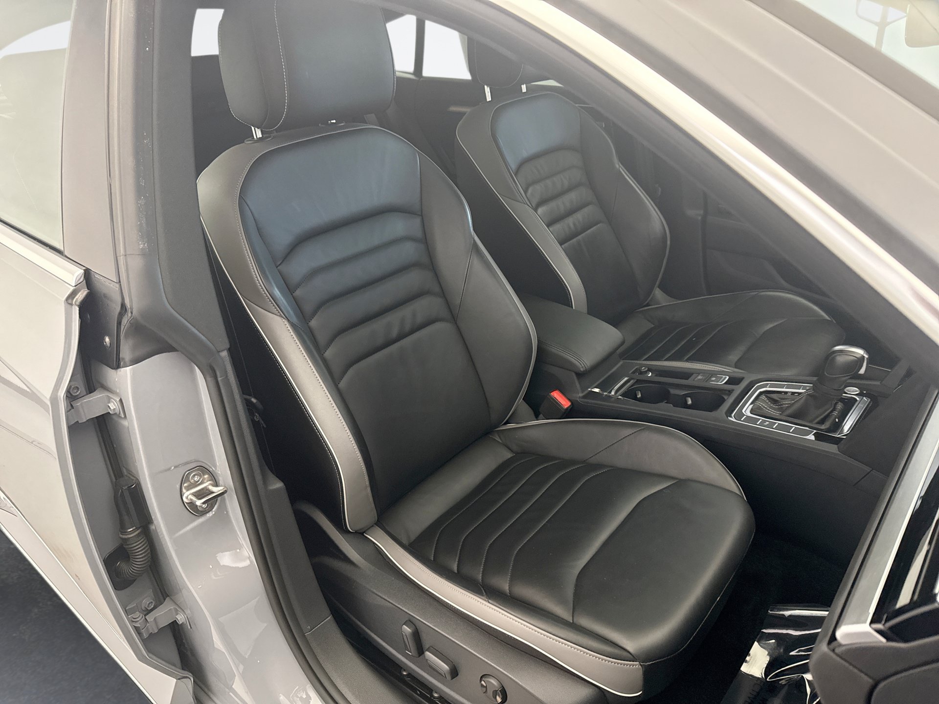 Used 2023 Volkswagen Arteon SEL AWD/4WD image 18
