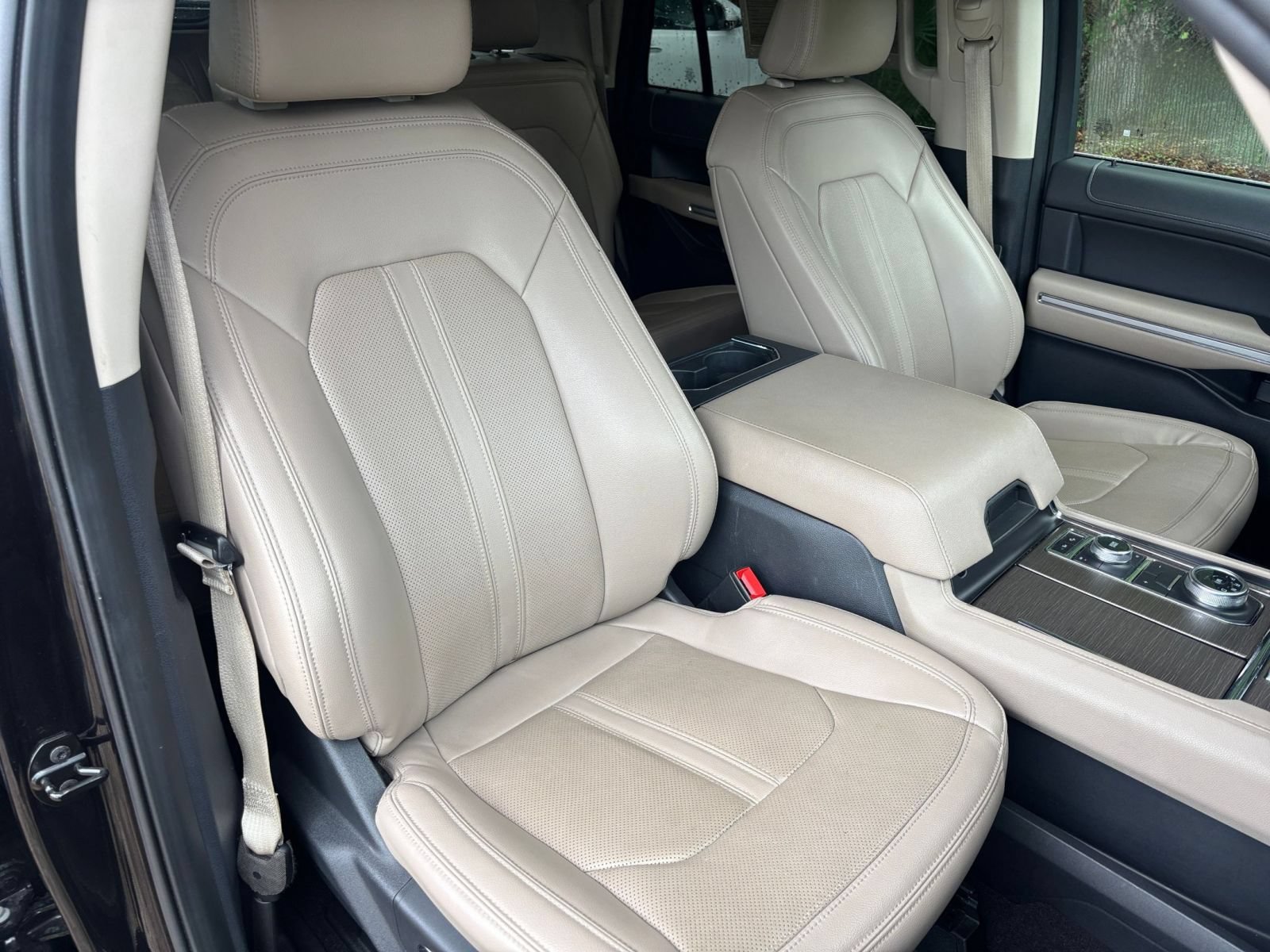 Used 2024 Ford Expedition Max Limited AWD/4WD image 40