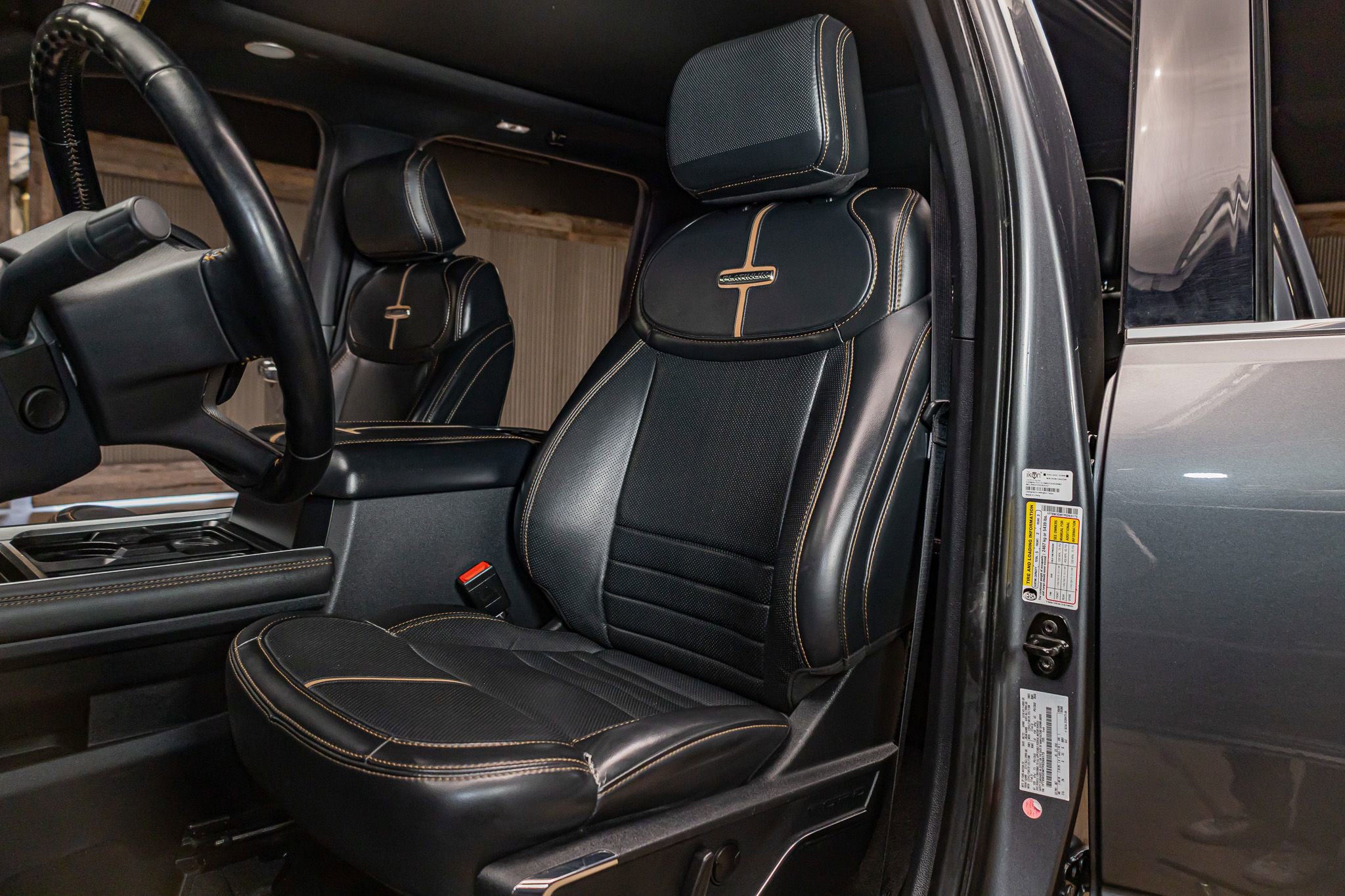 Used 2023 Ford F350 Platinum image 19