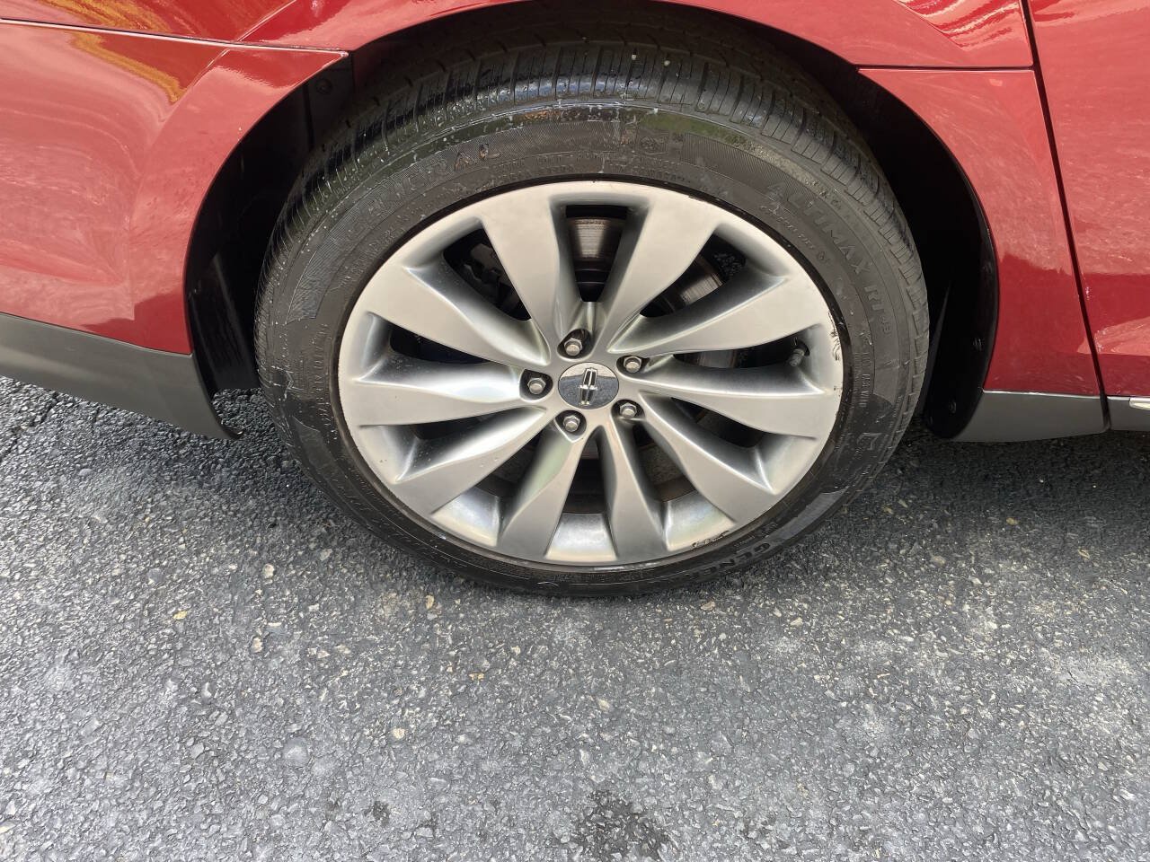 Used 2013 Lincoln MKS FWD image 9