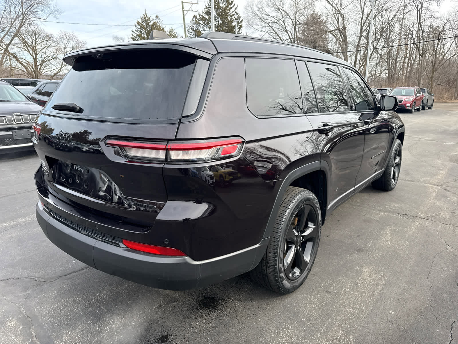 Used 2023 Jeep Grand Cherokee L Limited w/ Luxury Tech Group II image 3