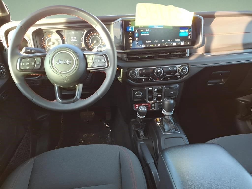 Used 2024 Jeep Wrangler Unlimited Rubicon AWD/4WD image 8