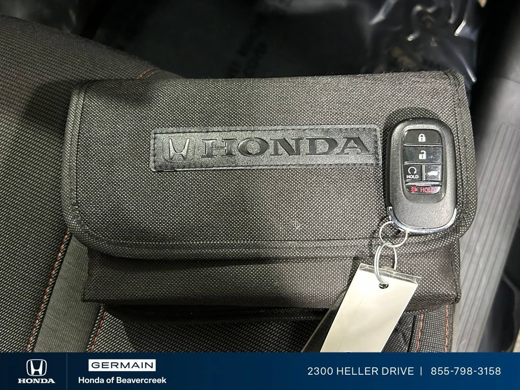 Used 2025 Honda Pilot Sport image 32