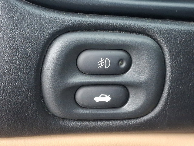 Used 2001 Chevrolet Corvette Coupe w/ Preferred Equipment Group2 image 21