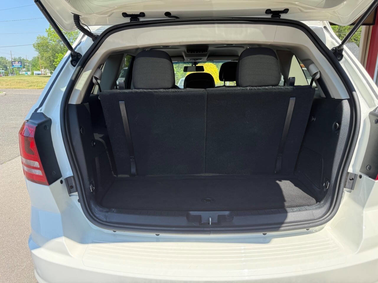 Used 2017 Dodge Journey SE w/ Flexible Seating Group FWD image 18