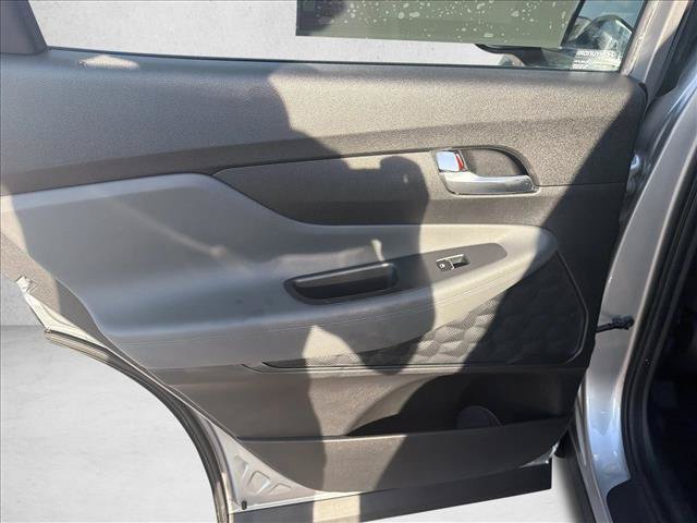 Used 2022 Hyundai Santa Fe SEL FWD image 17