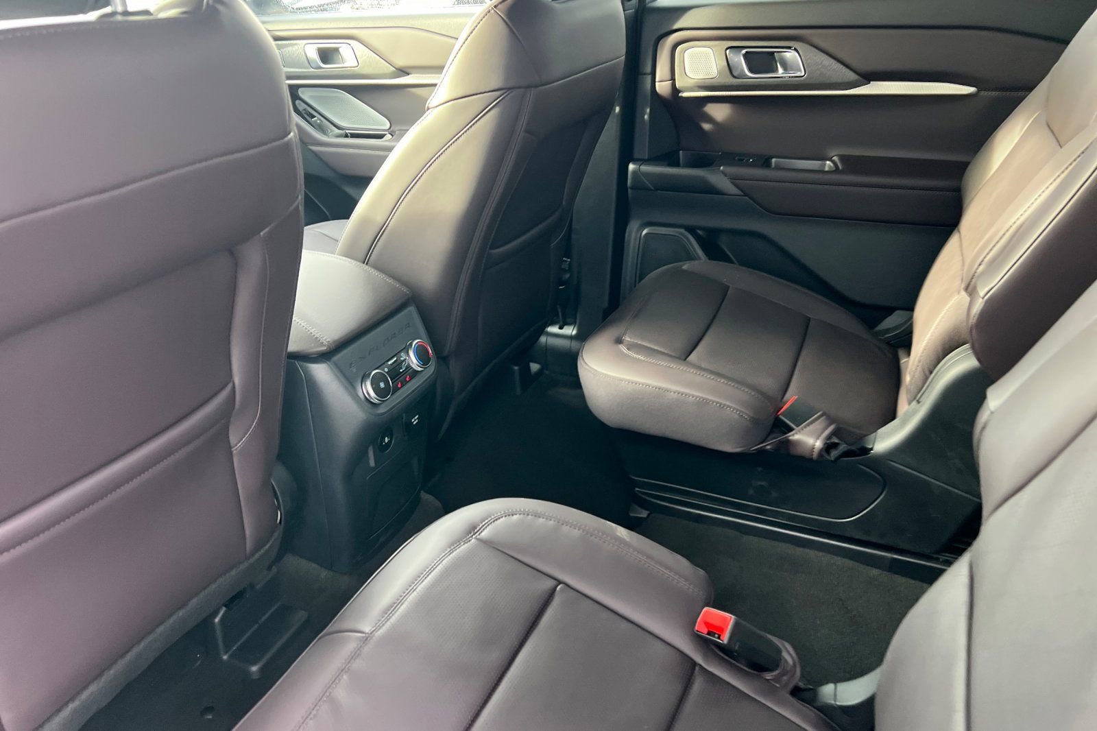 New 2026 Ford Explorer Platinum image 10