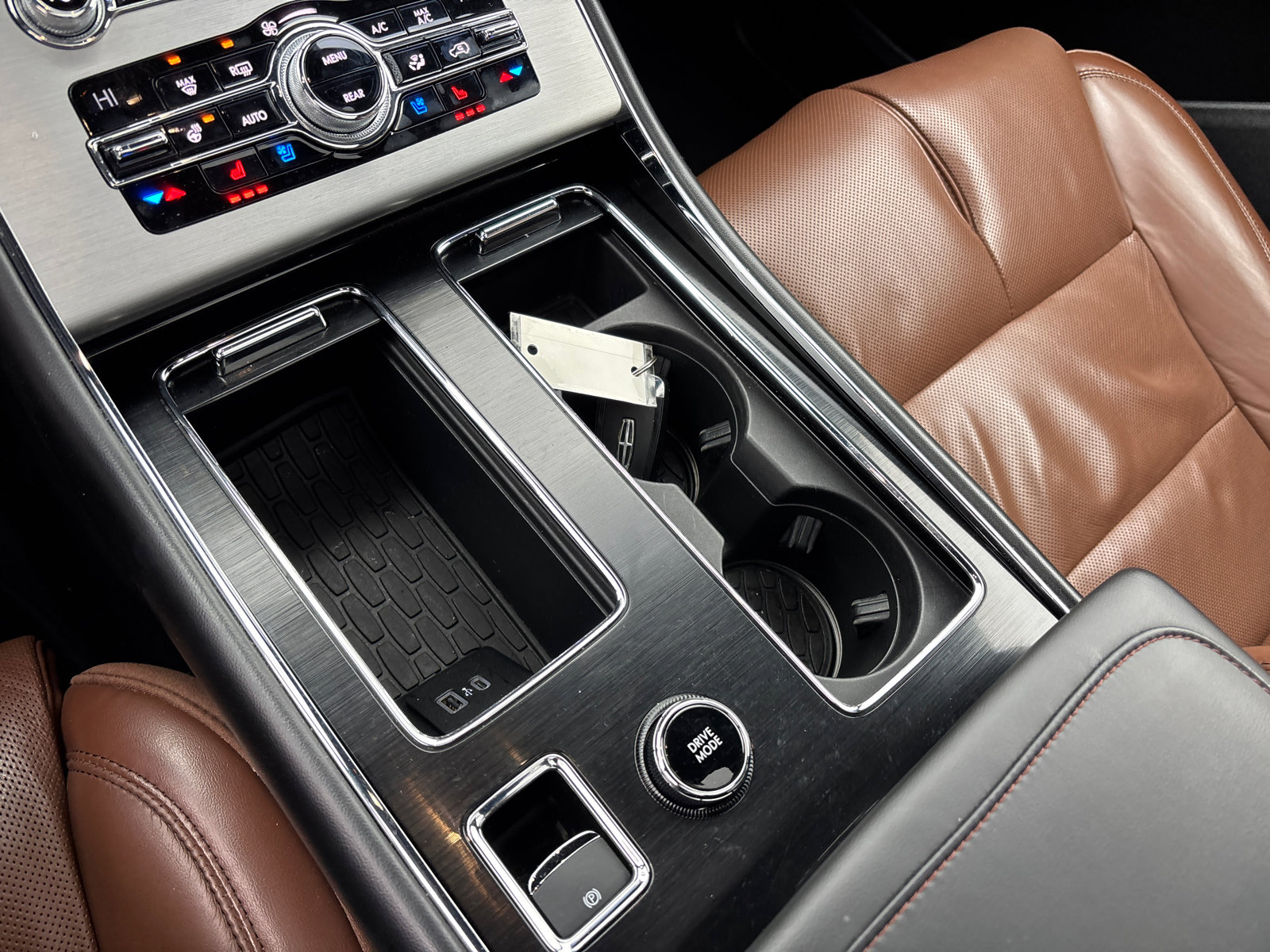 Used 2020 Lincoln Aviator Reserve w/ Equipment Group 202A image 25