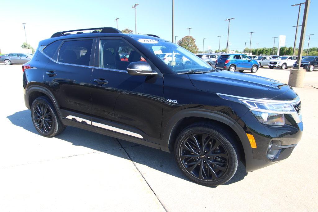Used 2022 Kia Seltos Nightfall Edition AWD/4WD image 3