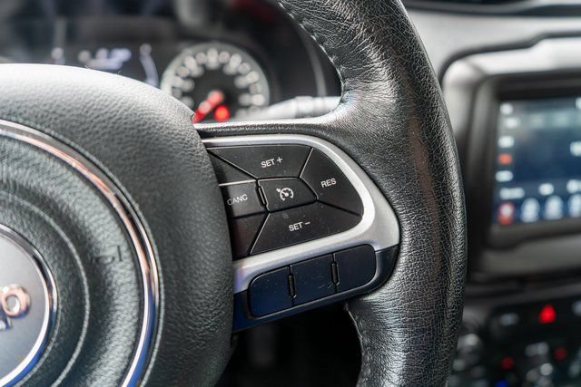 Used 2020 Jeep Renegade Latitude w/ Cold Weather Group AWD/4WD image 24