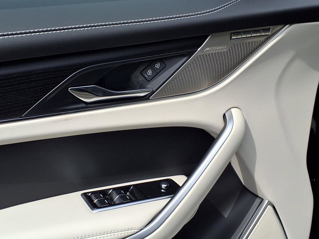 New 2026 Jaguar F-PACE R-Dynamic S image 10