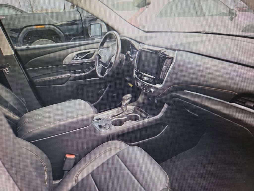 Used 2021 Chevrolet Traverse RS w/ LPO, Cargo Package image 11