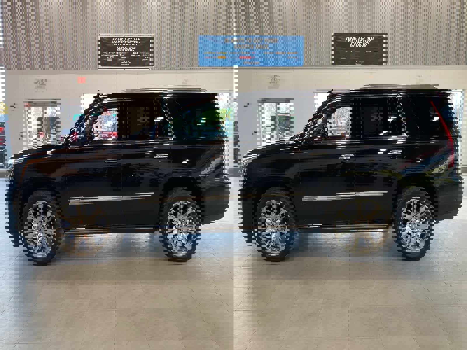 Used 2017 Cadillac Escalade Premium Luxury image 8