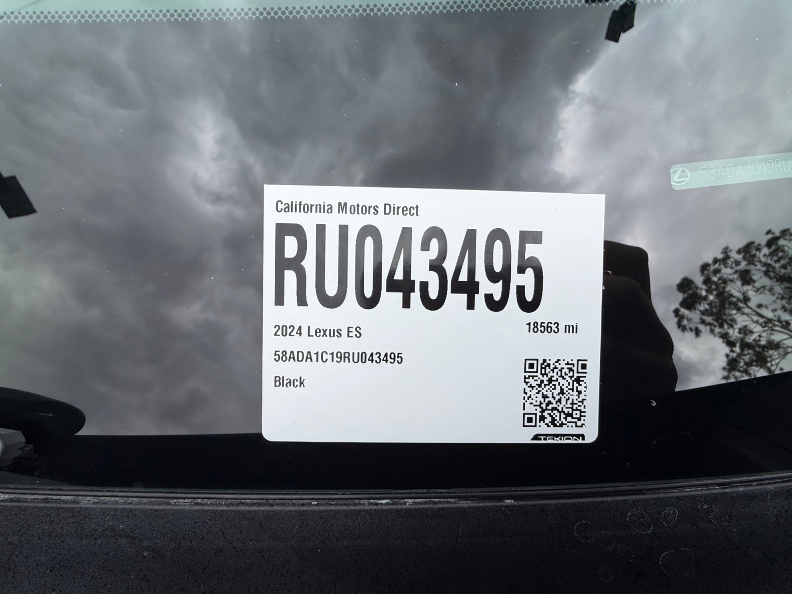 Used 2024 Lexus ES 300h w/ Premium Package FWD image 17