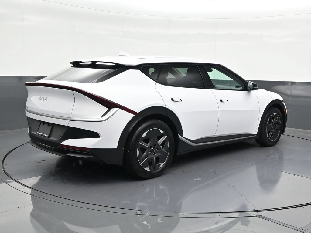 Used 2025 Kia EV6 Light RWD image 5