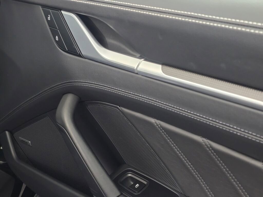 Certified 2023 Porsche 911 Turbo AWD/4WD image 24