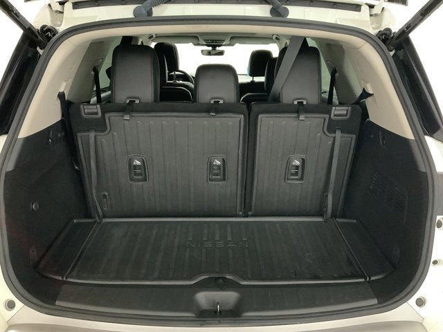 Used 2023 Nissan Pathfinder Platinum image 8