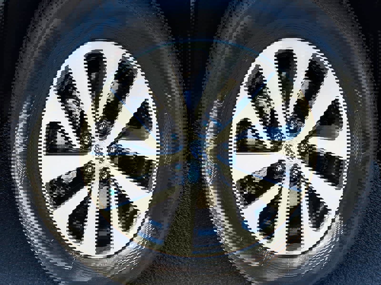 Certified 2025 Subaru Outback Premium w/ Popular Package #1A image 10