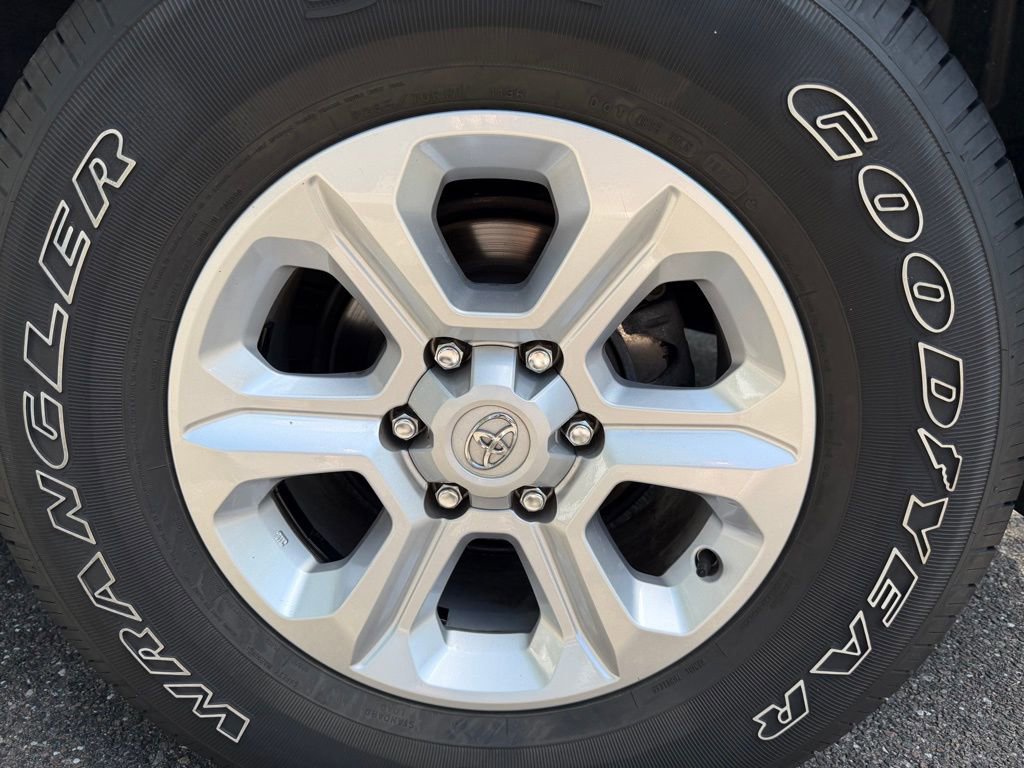Used 2024 Toyota 4Runner SR5 image 30