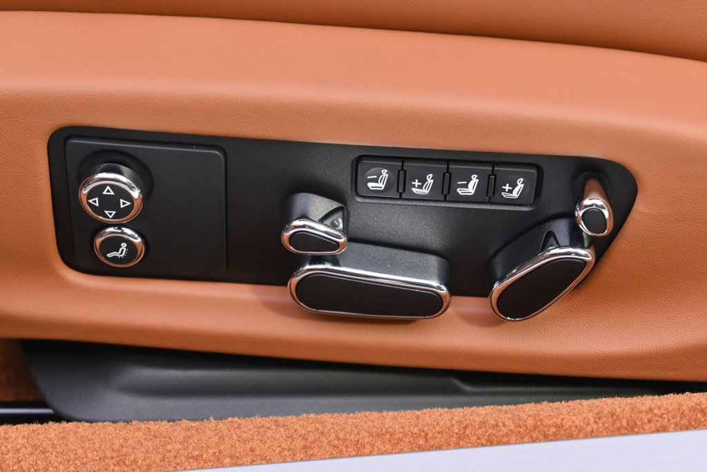 Used 2024 Bentley Continental GT image 14