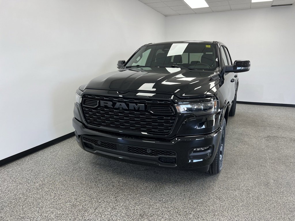 New 2026 RAM 1500 4x4 Crew Cab image 3