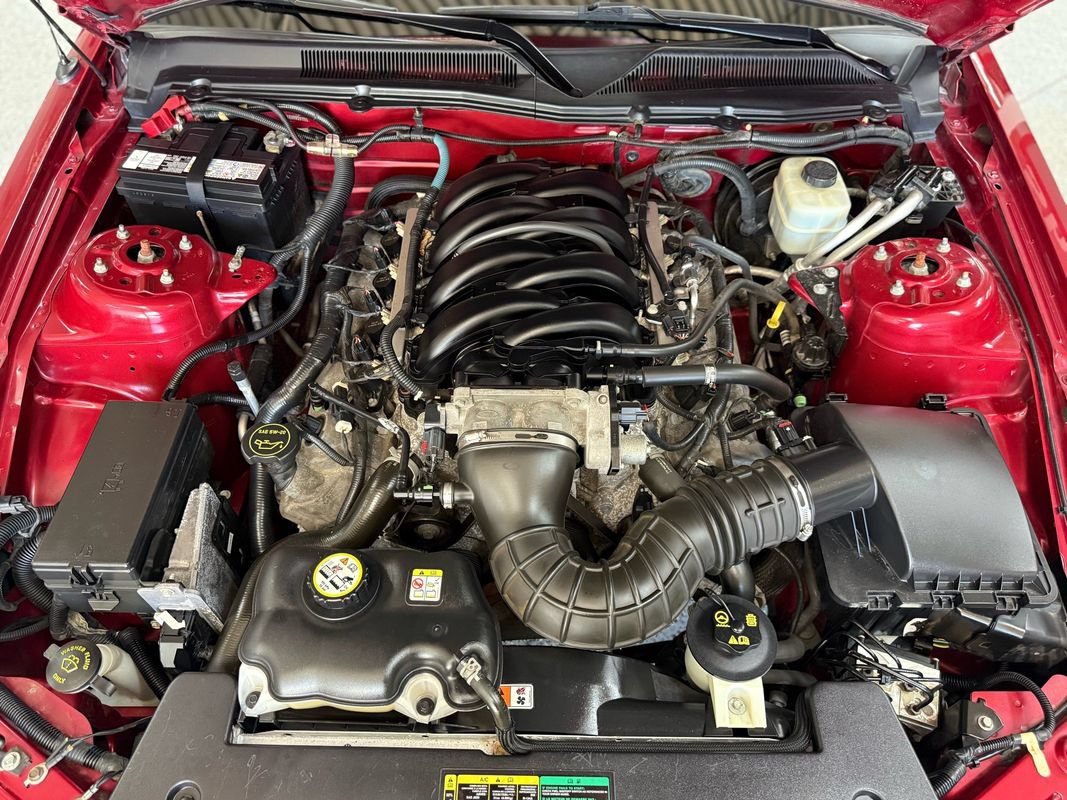 Used 2005 Ford Mustang GT RWD image 28