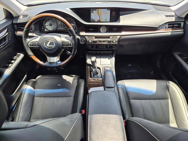 Used 2016 Lexus ES 350 w/ Ultra Luxury Package FWD image 17