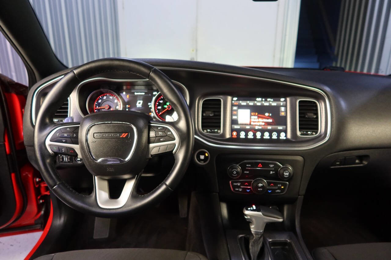 Used 2017 Dodge Charger SXT w/ Rallye Group image 20