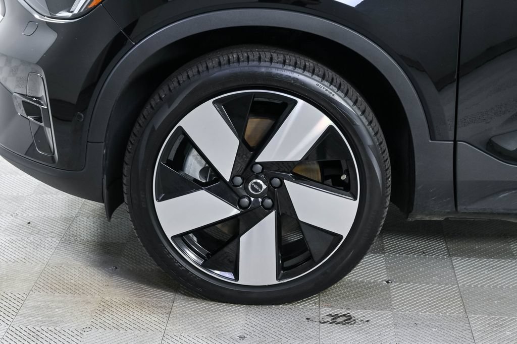 Certified 2023 Volvo C40 P8 Recharge Plus w/ Climate Package AWD/4WD image 39