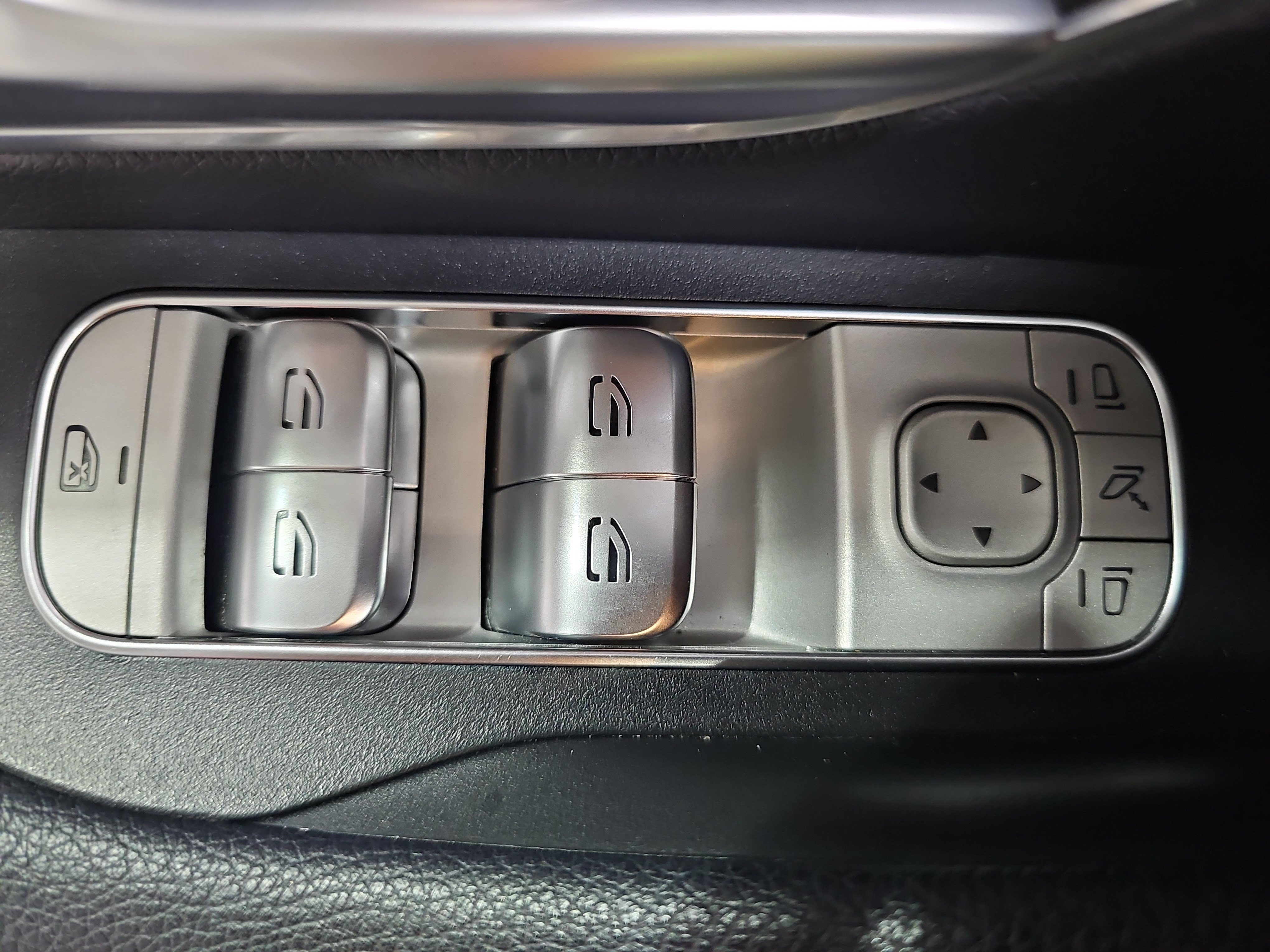 Used 2024 Mercedes-Benz GLE 350 4MATIC image 27