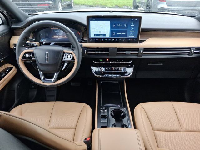 Used 2023 Lincoln Corsair Reserve FWD image 7