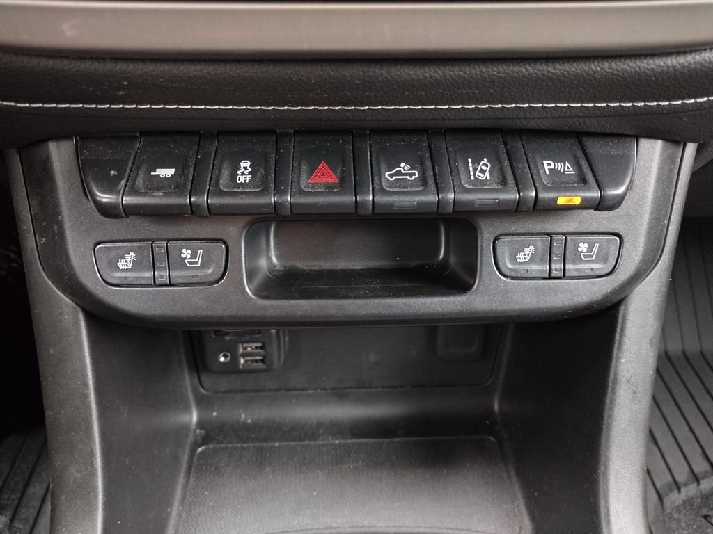 Used 2021 GMC Canyon Denali image 6