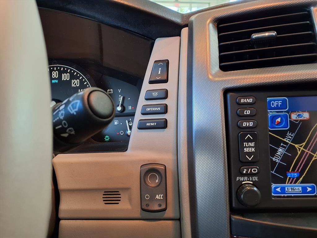 Used 2006 Cadillac XLR image 21