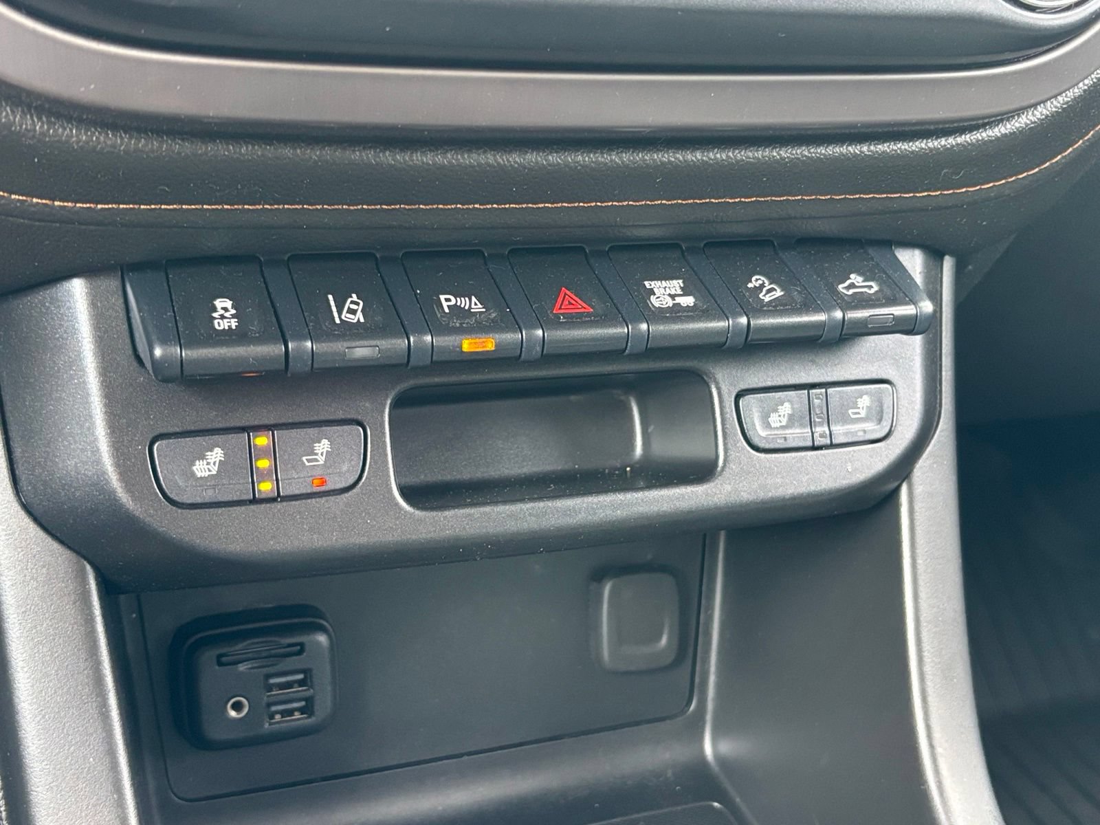 Used 2021 GMC Canyon AT4 w/ Driver Alert Package AWD/4WD image 24