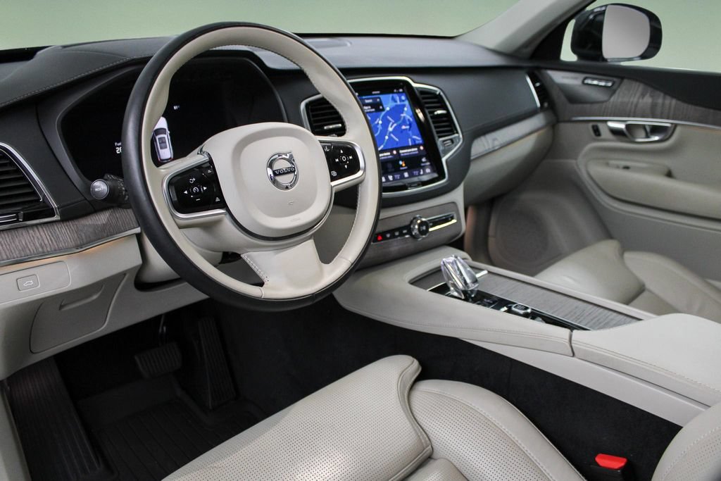 Certified 2023 Volvo XC90 B6 Ultimate w/ Protection Package Premier AWD/4WD image 2