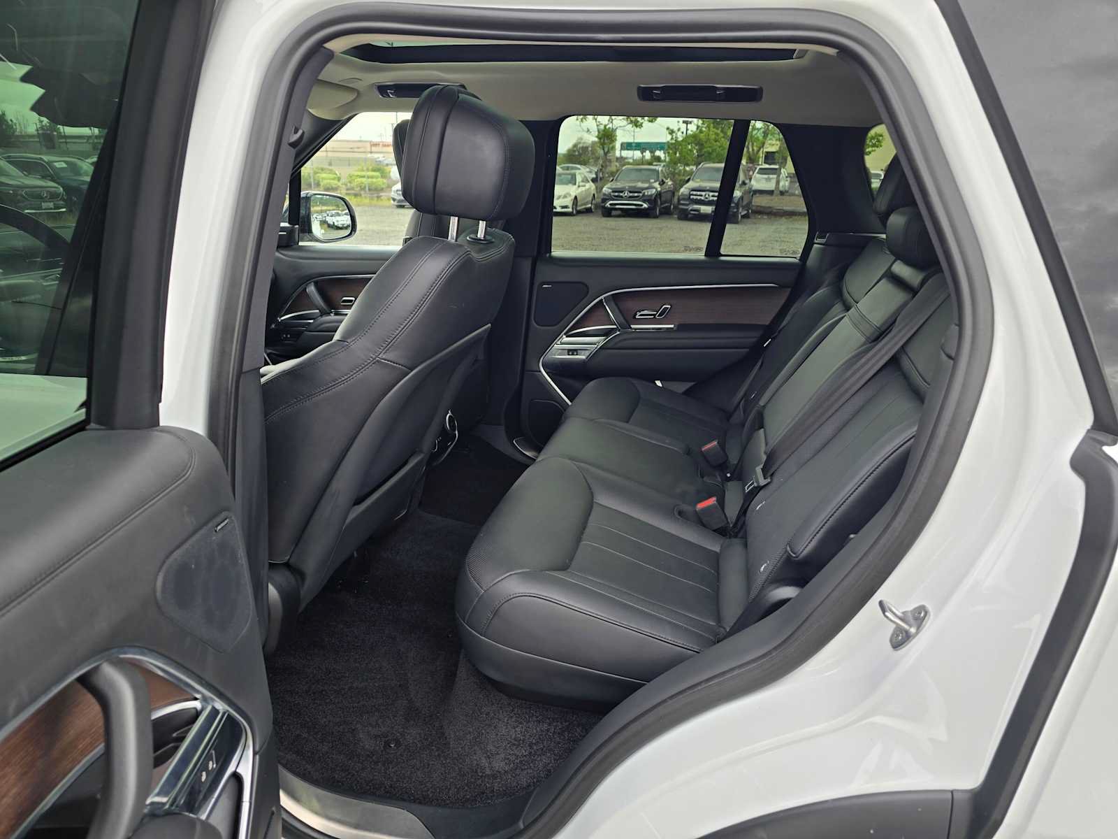 Used 2023 Land Rover Range Rover SE AWD/4WD image 18