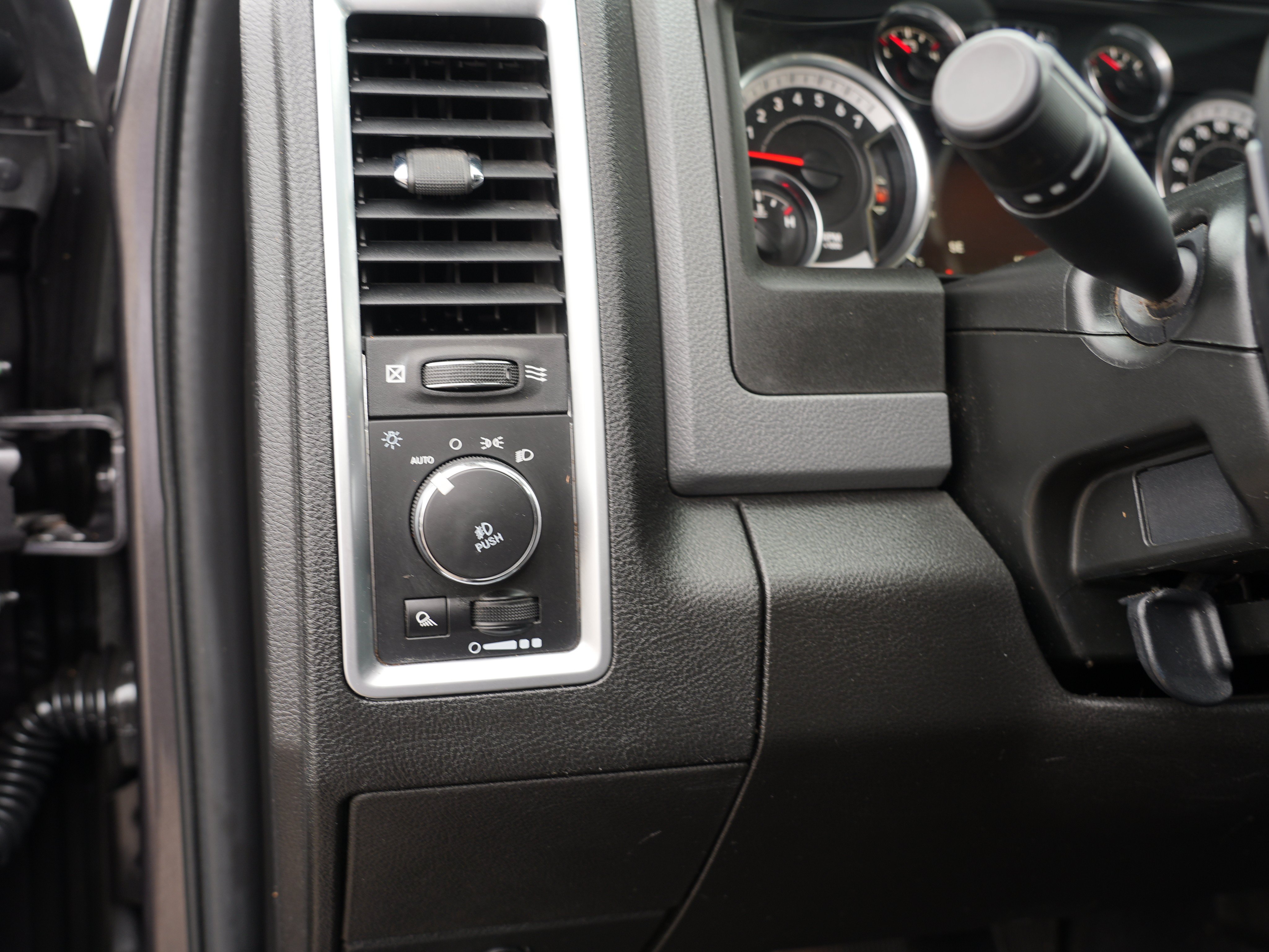 Used 2019 RAM 1500 Big Horn AWD/4WD image 16