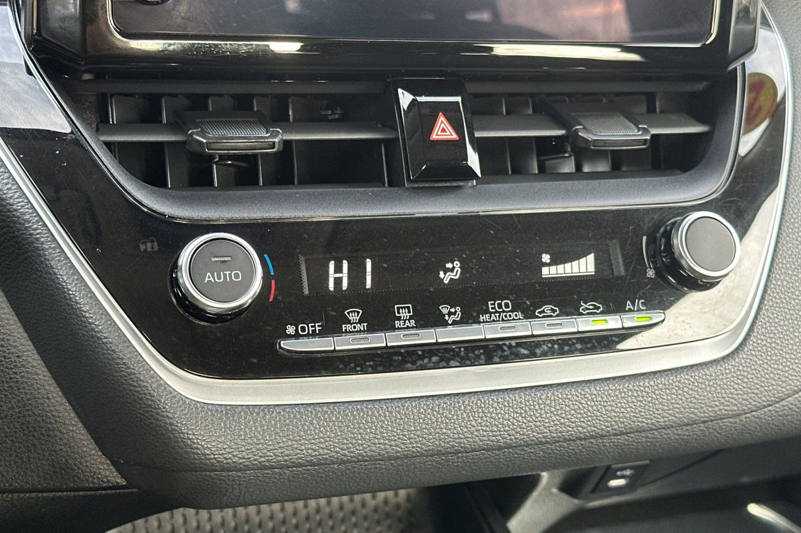 Used 2023 Toyota Corolla LE image 17