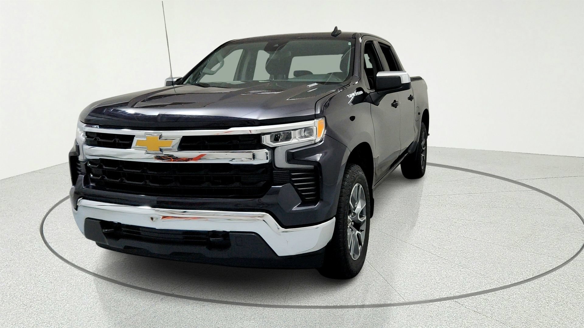 Used 2024 Chevrolet Silverado 1500 LT AWD/4WD image 8