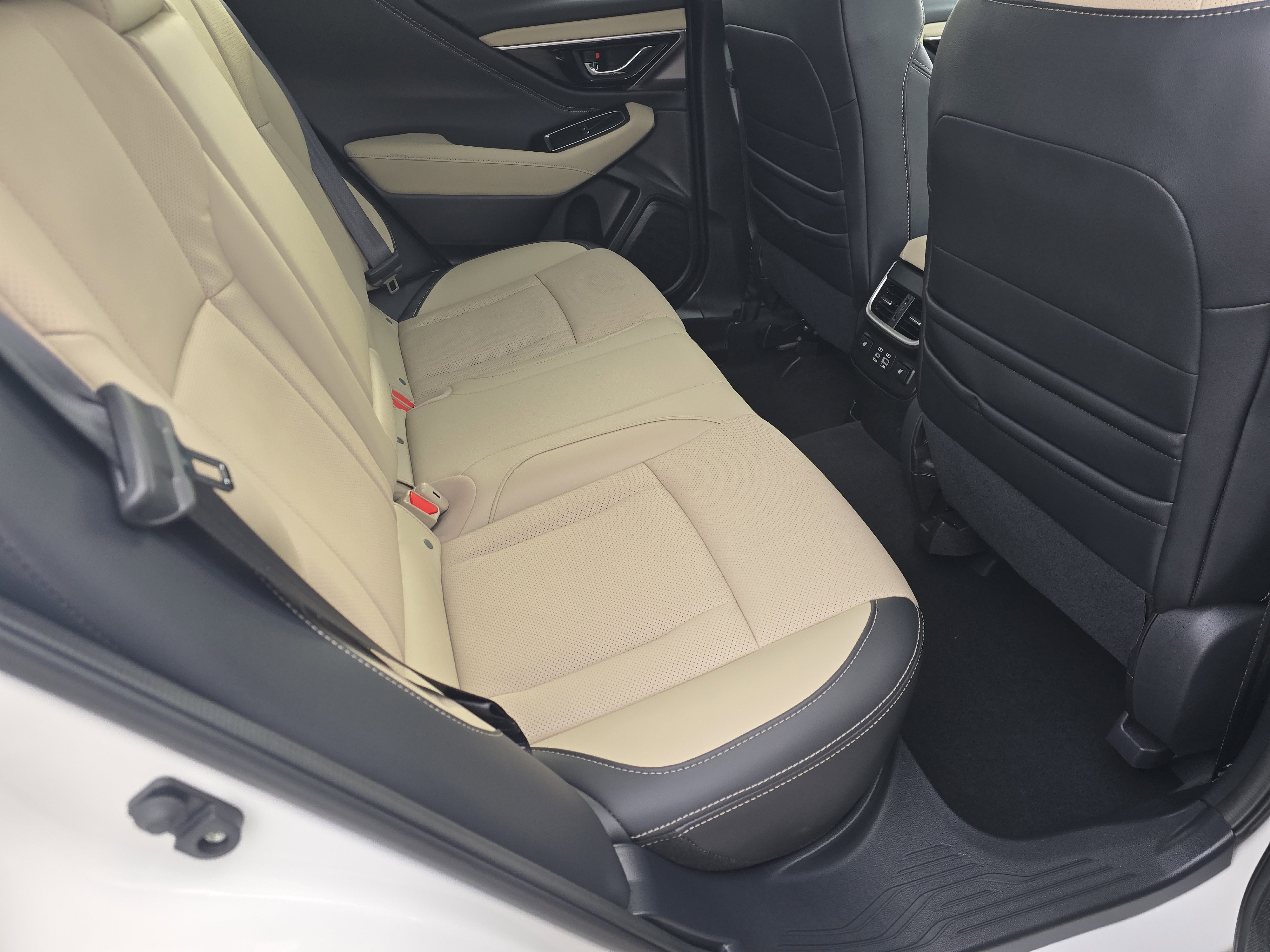 Certified 2025 Subaru Outback Limited w/ Popular Package #2 image 18