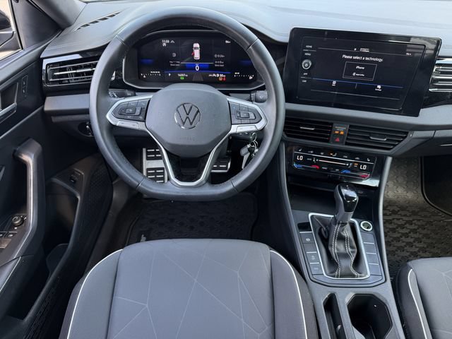 Used 2025 Volkswagen Jetta Sport FWD image 11