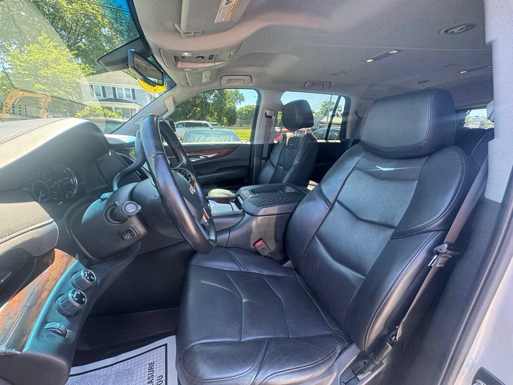 Used 2016 Cadillac Escalade 4WD image 32