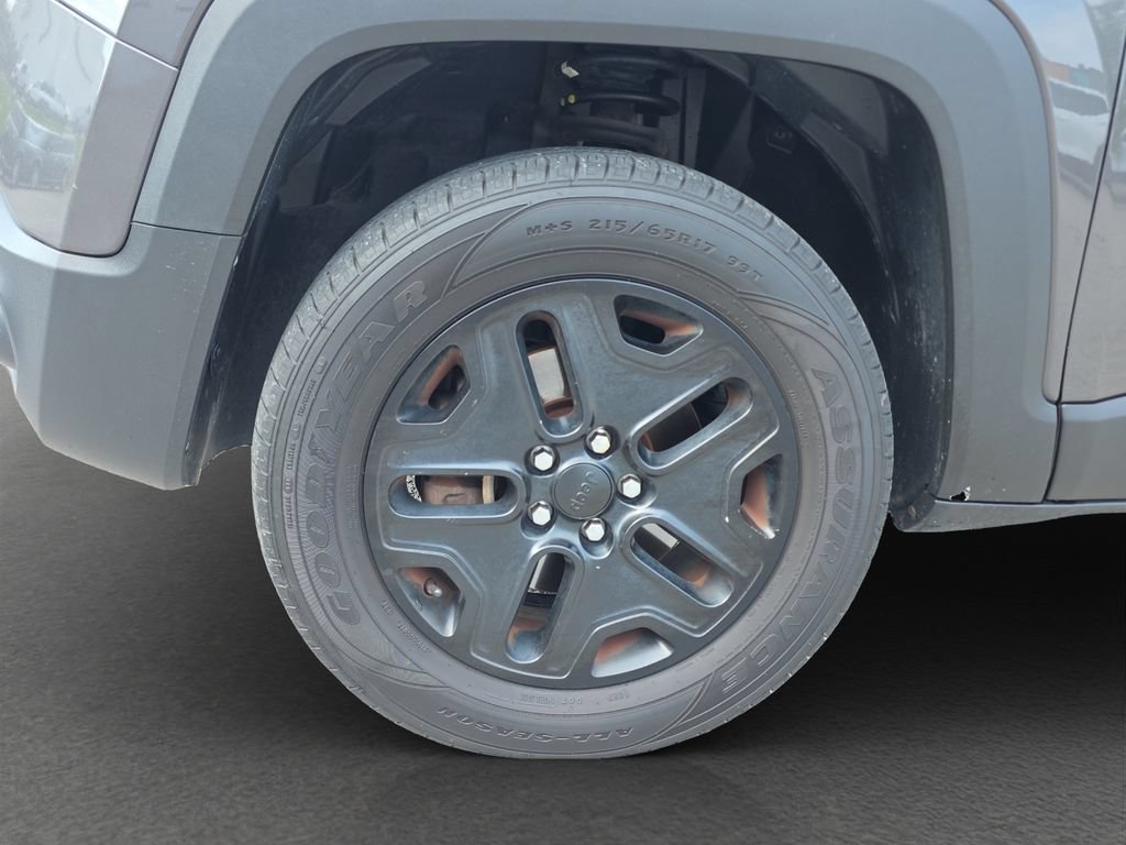 Used 2018 Jeep Renegade Trailhawk AWD/4WD image 4
